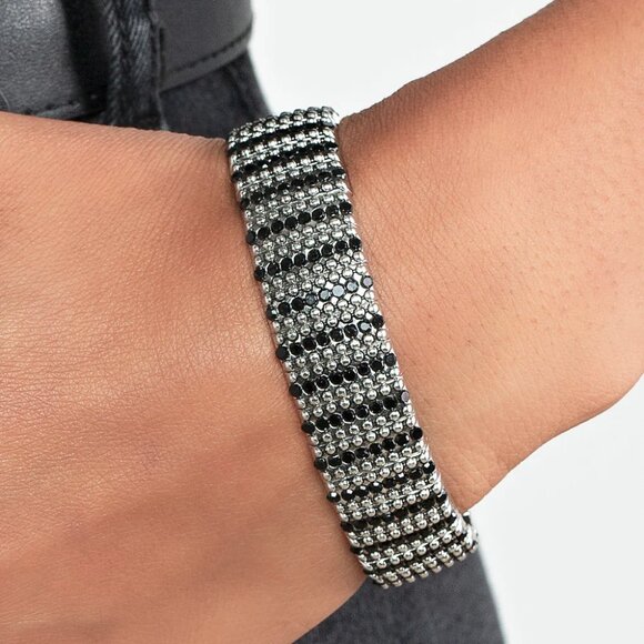 Paparazzi Jewelry Accessories - The GRIT Factor - Black Bracelet - Vintage - Picture 1 of 4